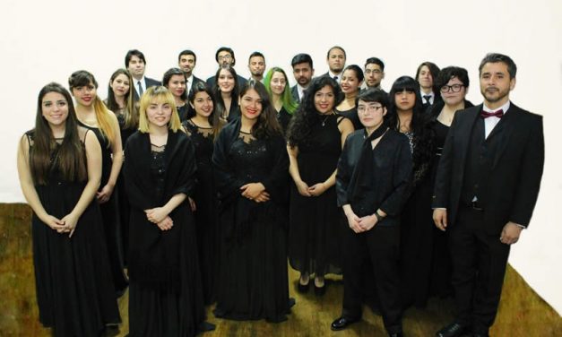 Coro de estudiantes de Pedagogía en Artes Musicales de la Universidad Mayor